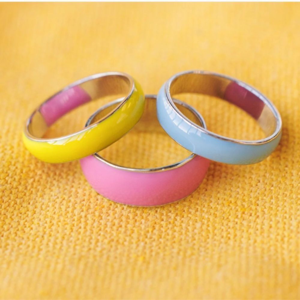 WONDERLAND ENAMEL RING STACK - Picture 2 of 10